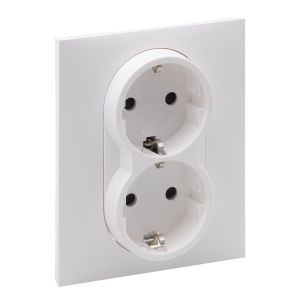 Tomada dupla 2x2P+T Schuko branca Ref. 721126